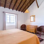 Летний дом Quinta Do Lagar - By Portugalferias *