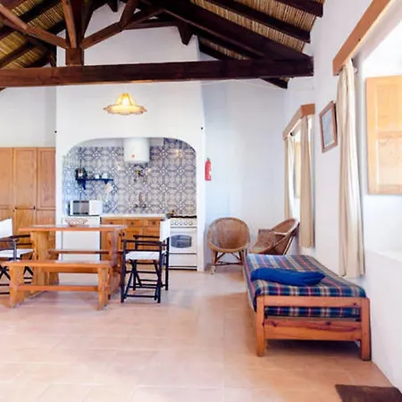 Quinta Do Lagar - By Portugalferias *